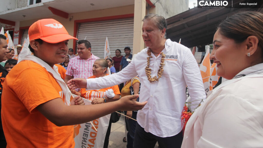 Fer Morales continúa gira de campaña y visita Caxhuacan