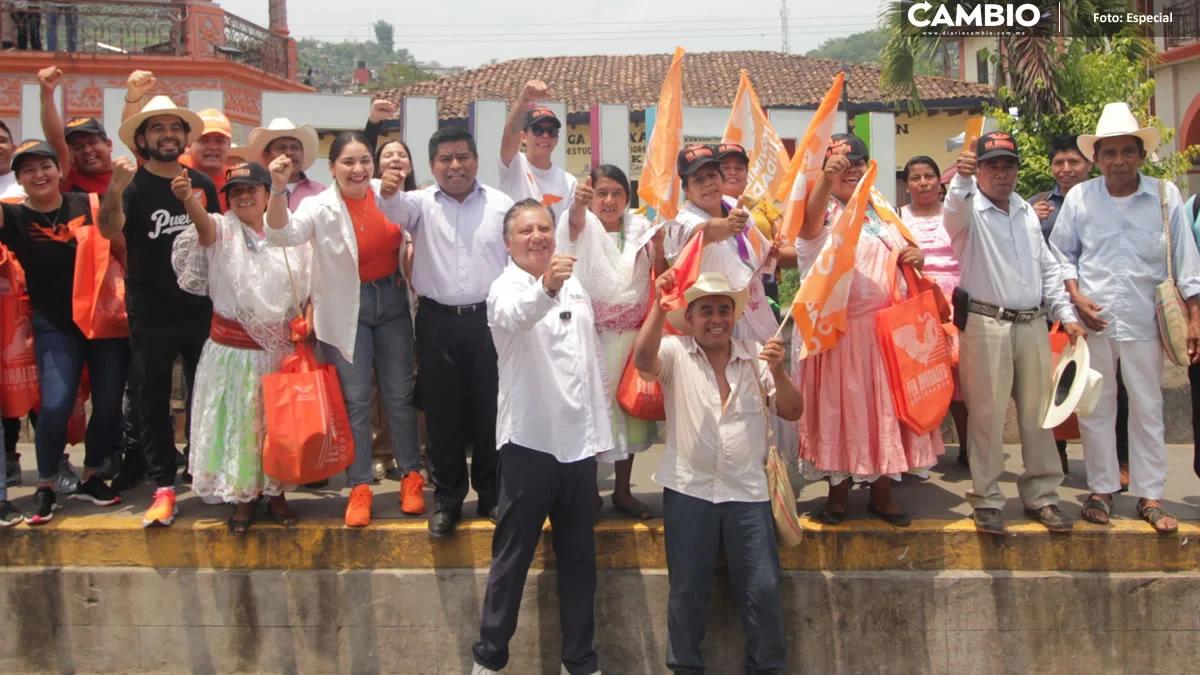 Fer Morales promete arreglar carreteras y vialidades de Huehuetla