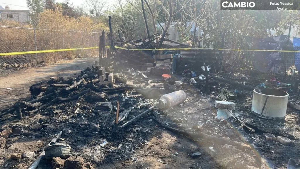 Hasta los perritos murieron: Incendio consume casa en Atlixco y familia pide ayuda desesperada (VIDEO)