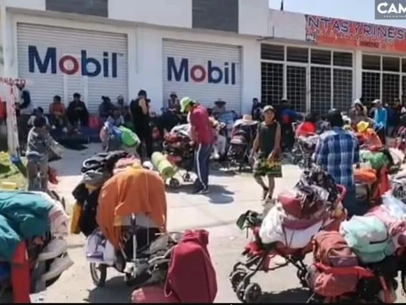 Caravana de  mil 200 migrantes llega a Alseseca en Tecamachalco