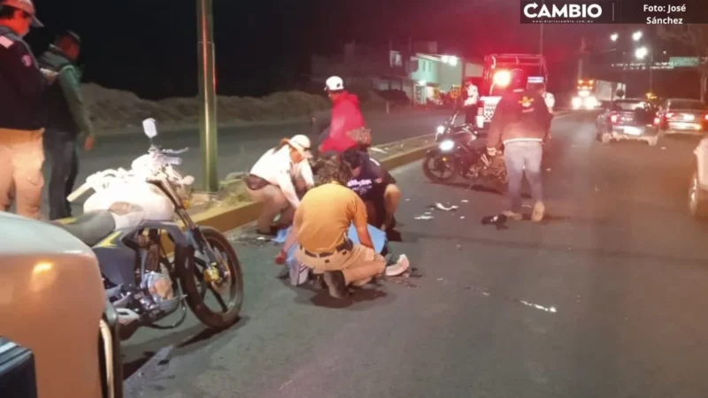 ¡Acabó debajo de su moto! Biker derrapa y muere en carretera de Tecamachalco
