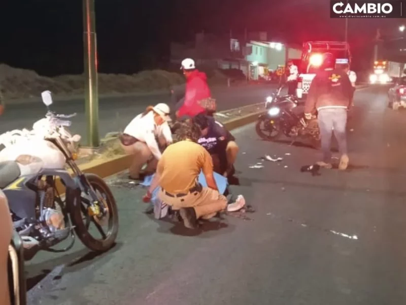 ¡Acabó debajo de su moto! Biker derrapa y muere en carretera de Tecamachalco
