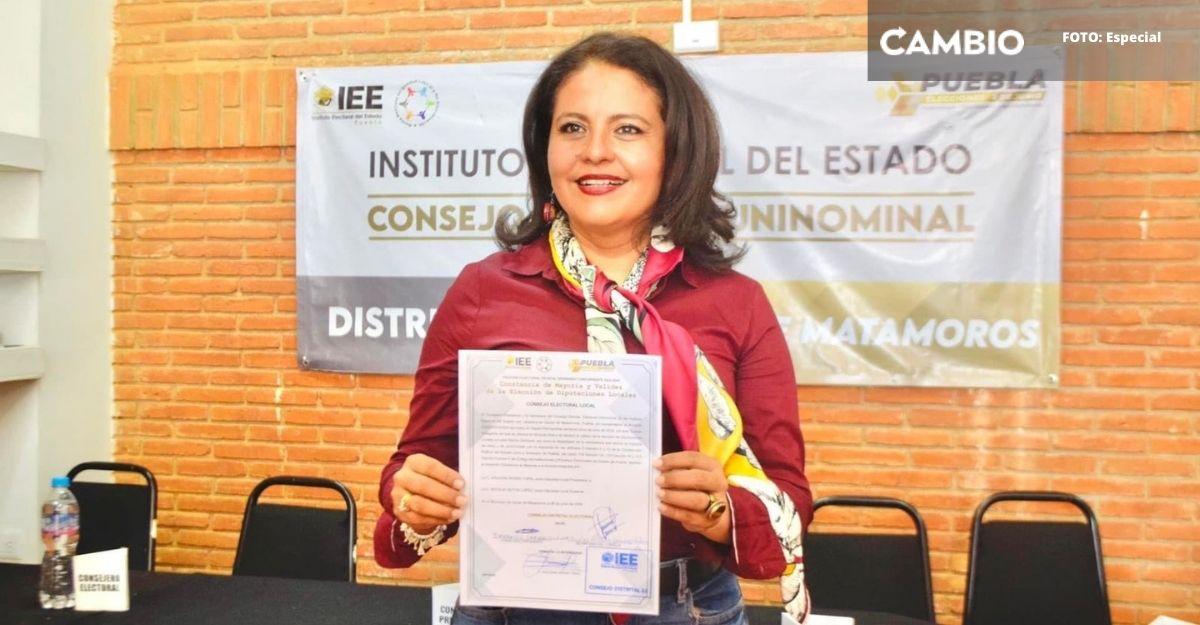 Azucena Rosas recibe Constancia de Mayoría por diputación del Distrito 22 de Izúcar