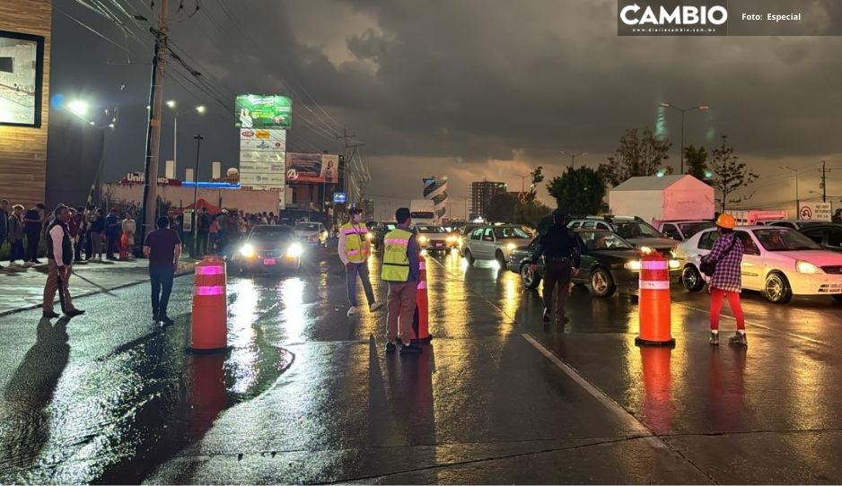 ¡Como laguna! Así quedó la lateral de la Atlixcáyotl tras aguacero