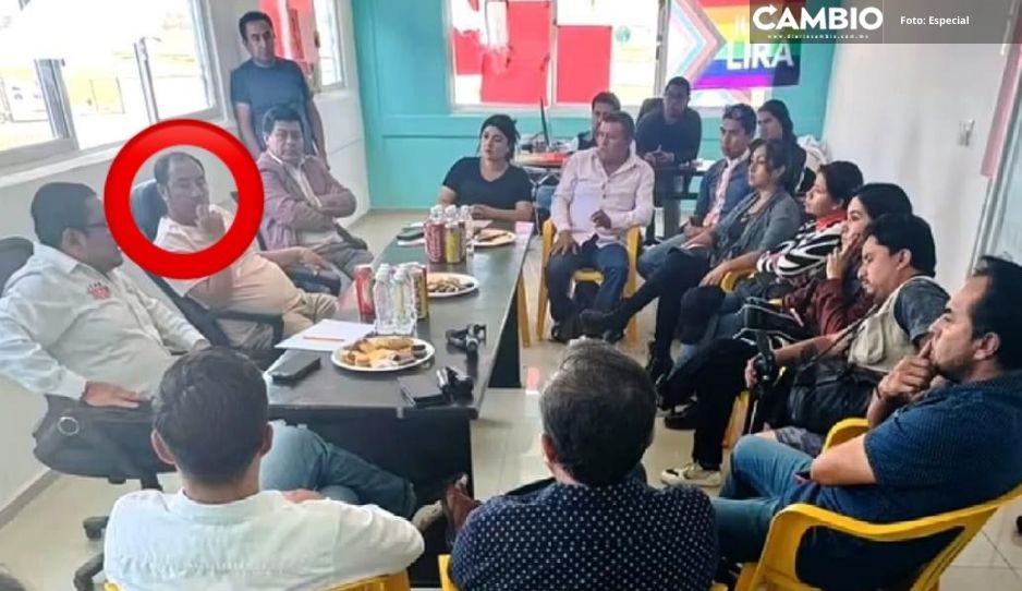 "El Moco" sigue sin recibir constancia como edil de Chignahuapan; Consejo del IEE luce en completo abandono