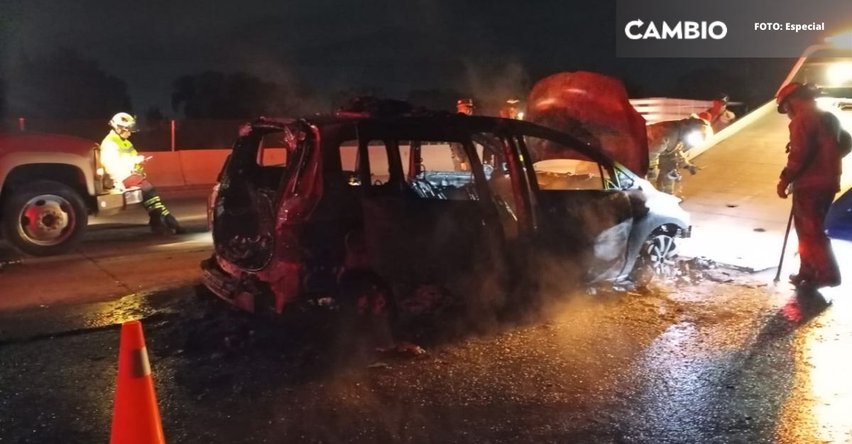 FOTOS: Camioneta se incendia sobre la autopista Puebla-Orizaba