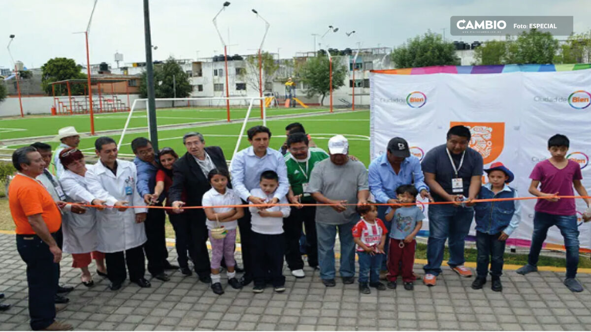 Inaugura José Juan Espinosa remodelación de Deportivo Momoxpan