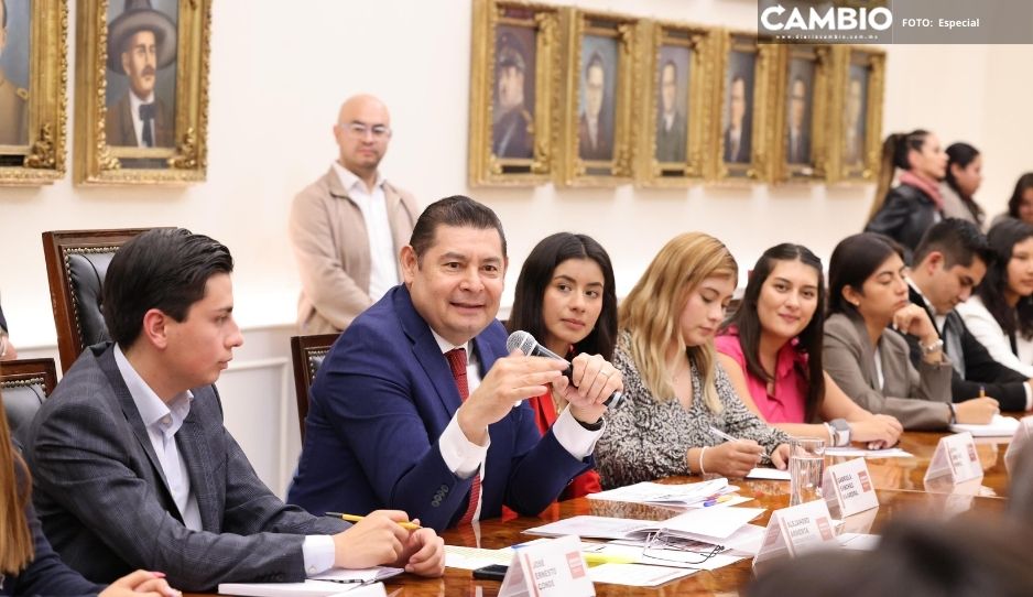 Crean Mesa Directiva Juvenil para la gestión de programas sociales en Puebla con Armenta