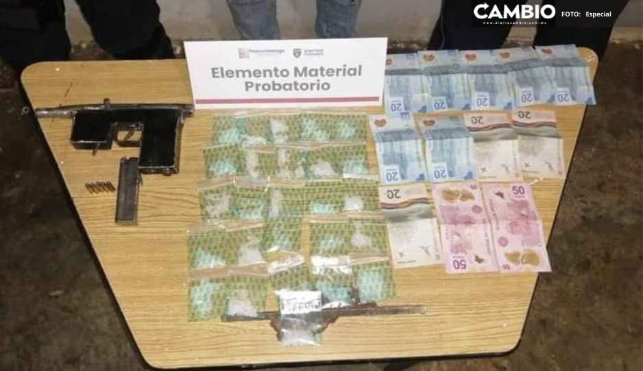 Detienen a Charlie N. por narcomenudeo y posesión de armas en Huauchinango