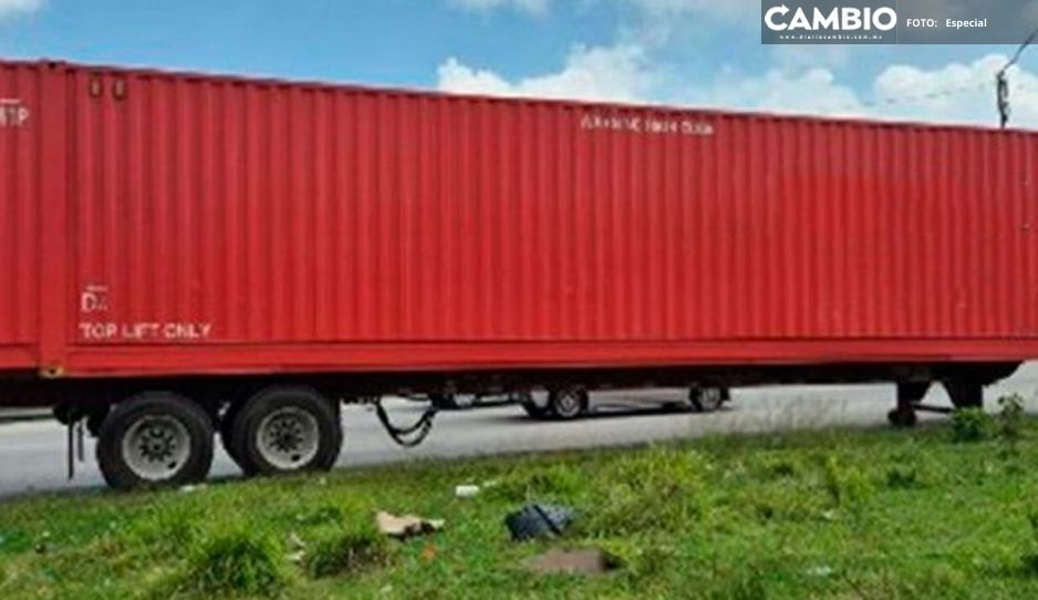Caen "El Fer" y "El Chiquilladas" en el Periférico Ecológico; conducían un tráiler robado en Tamaulipas