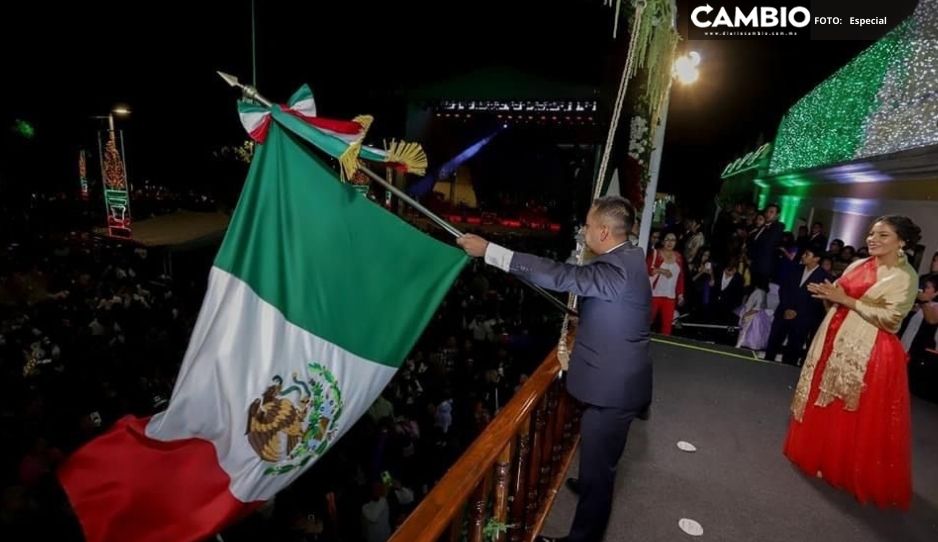 Encabeza Edmundo Tlatehui ceremonia del Grito de Independencia en San Andrés