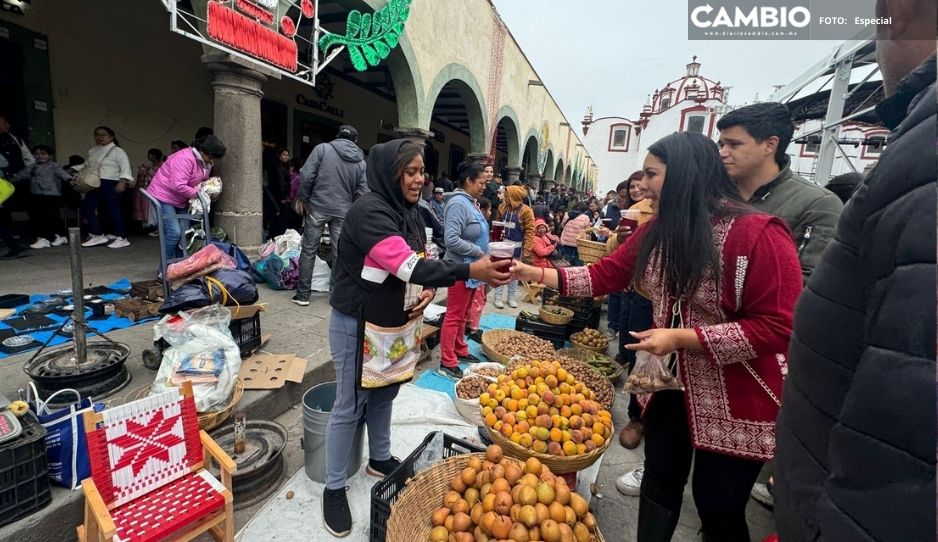 Tonantzin Fernández se suma al tradicional Trueque 2024 de San Pedro Cholula