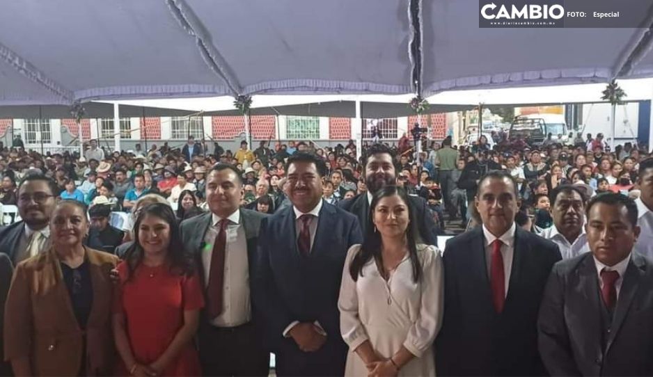 Recibe Alfonso Vélez Ayuntamiento de Los Reyes de Juárez sin recursos ni equipo prometido por Manuel Herrera
