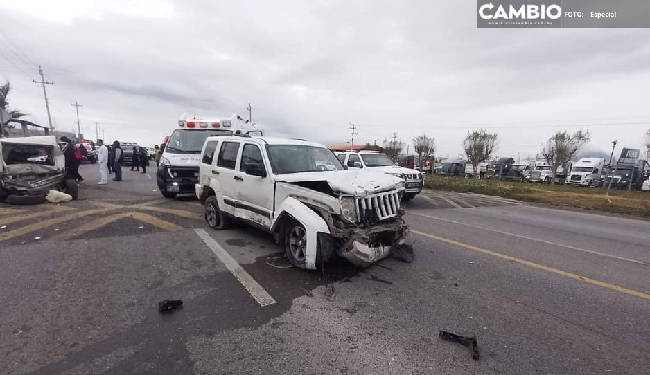 Terrible carambola en la federal a Tehuacán deja dos heridos