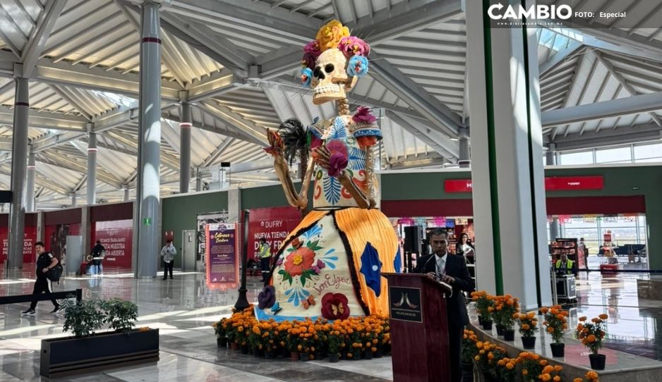 Instalan figuras de Valle de Catrinas en los aeropuertos AICM y AIFA
