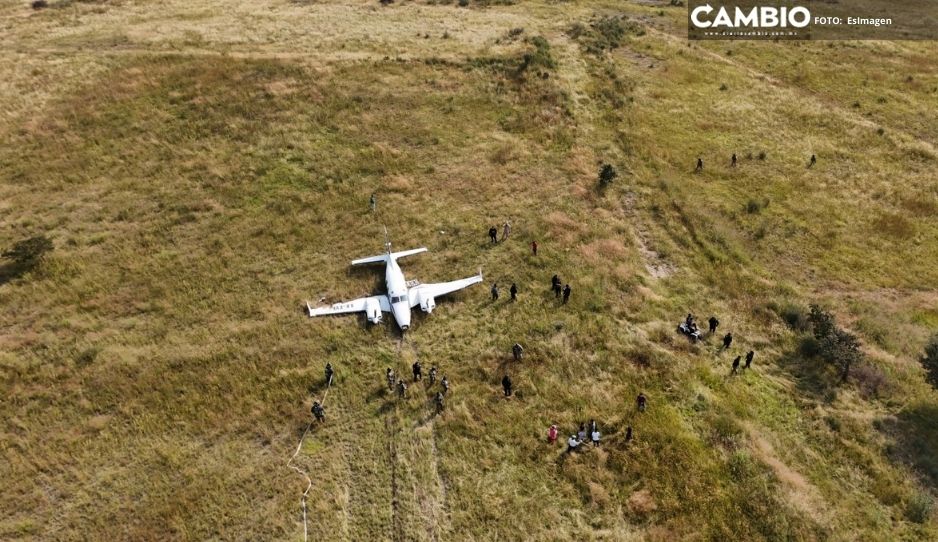 FOTOS: Así quedó la avioneta tras aterrizar de emergencia en Bosques de Chapultepec