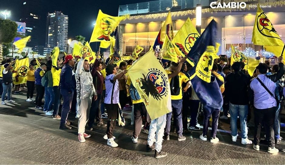 Americanistas poblanos saludan a Las Águilas sólo por cinco minutos, tras horas de espera