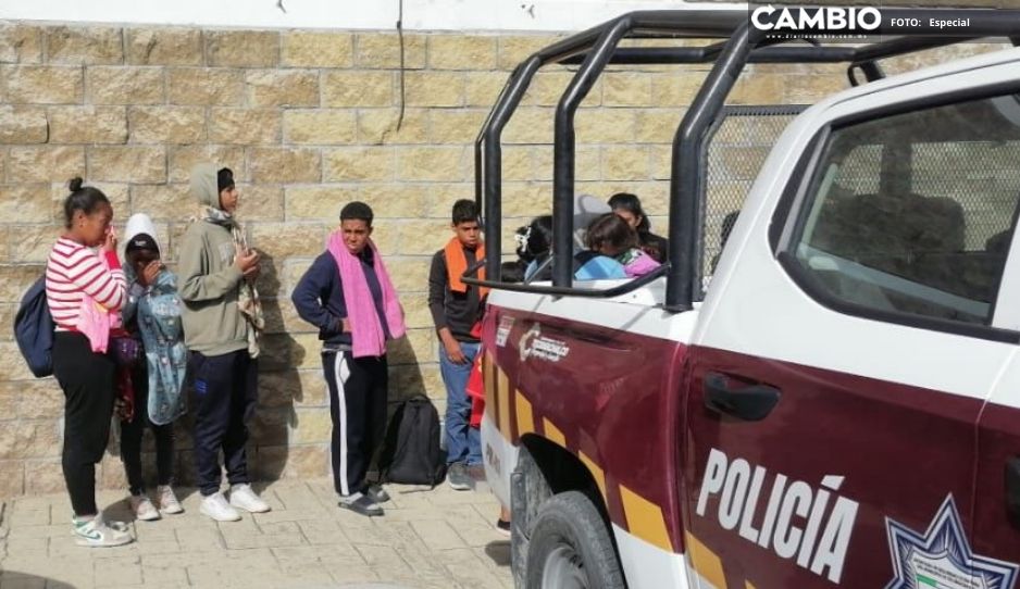 Rescatan a 25 migrantes durante operativo en Tecamachalco; 11 son menores