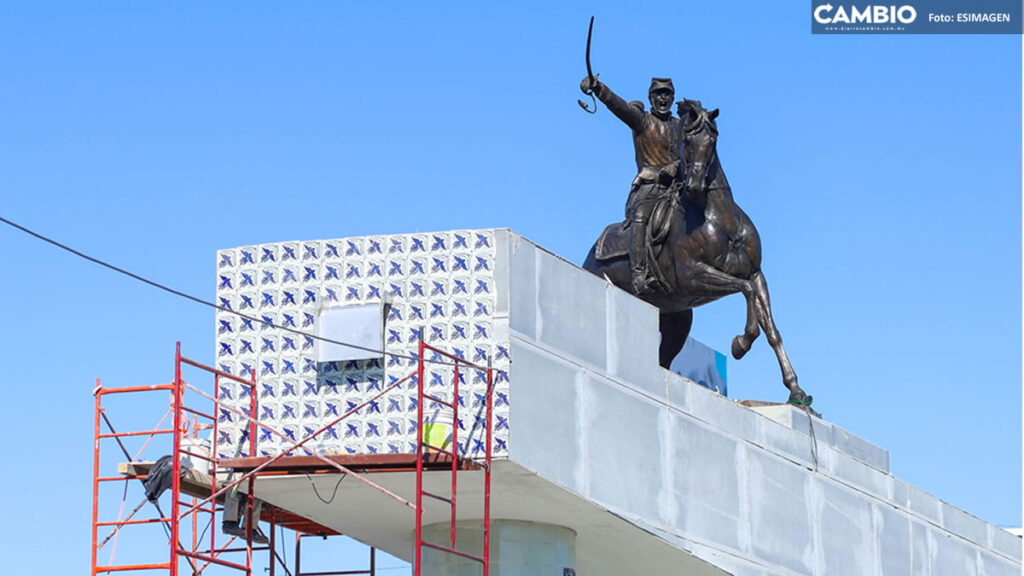 Así es la estatua de Ignacio Zaragoza en distribuidor vial Periférico-Atlixcáyotl