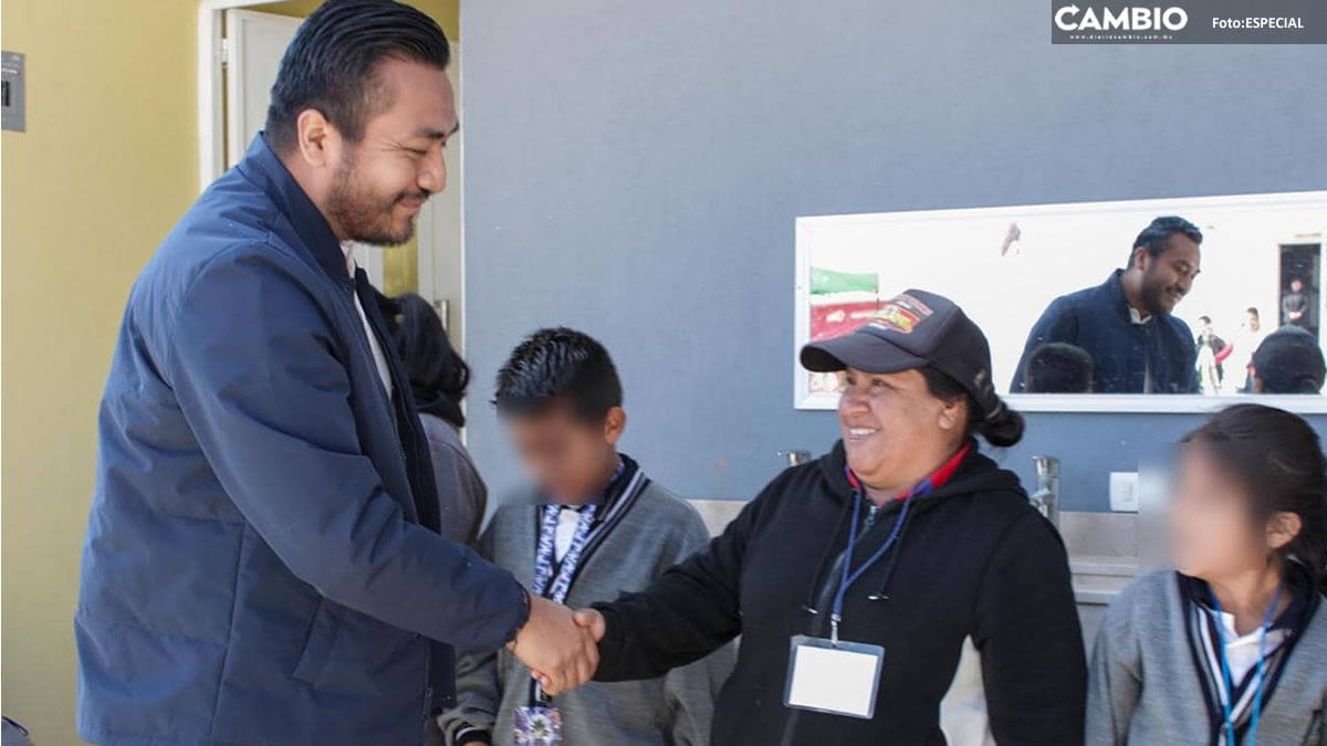Roberto Solís inicia obra de construcción del techado de la primaria Agustín Melgar