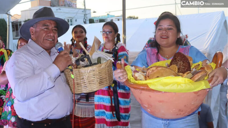 Severiano de la Rosa presenta con gran éxito por primera vez la Guelaguetza en Amozoc
