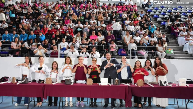 Gobierno de Rogelio López y Segob imparten capacitación de defensa personal a mujeres de Huauchinango