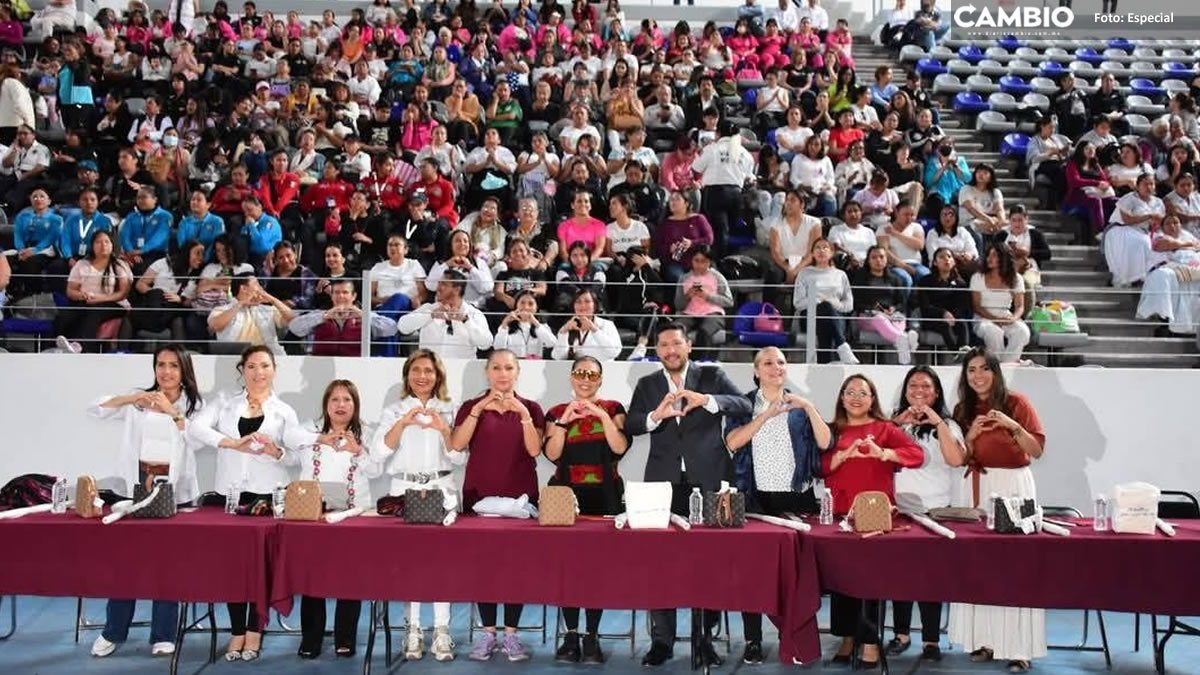 Gobierno de Rogelio López y Segob imparten capacitación de defensa personal a mujeres de Huauchinango
