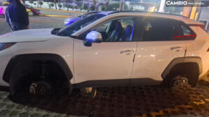 Ni la hamburguesa le supo: delincuentes dejan sin llantas su camioneta en Carl´s Jr. Atlixcáyotl